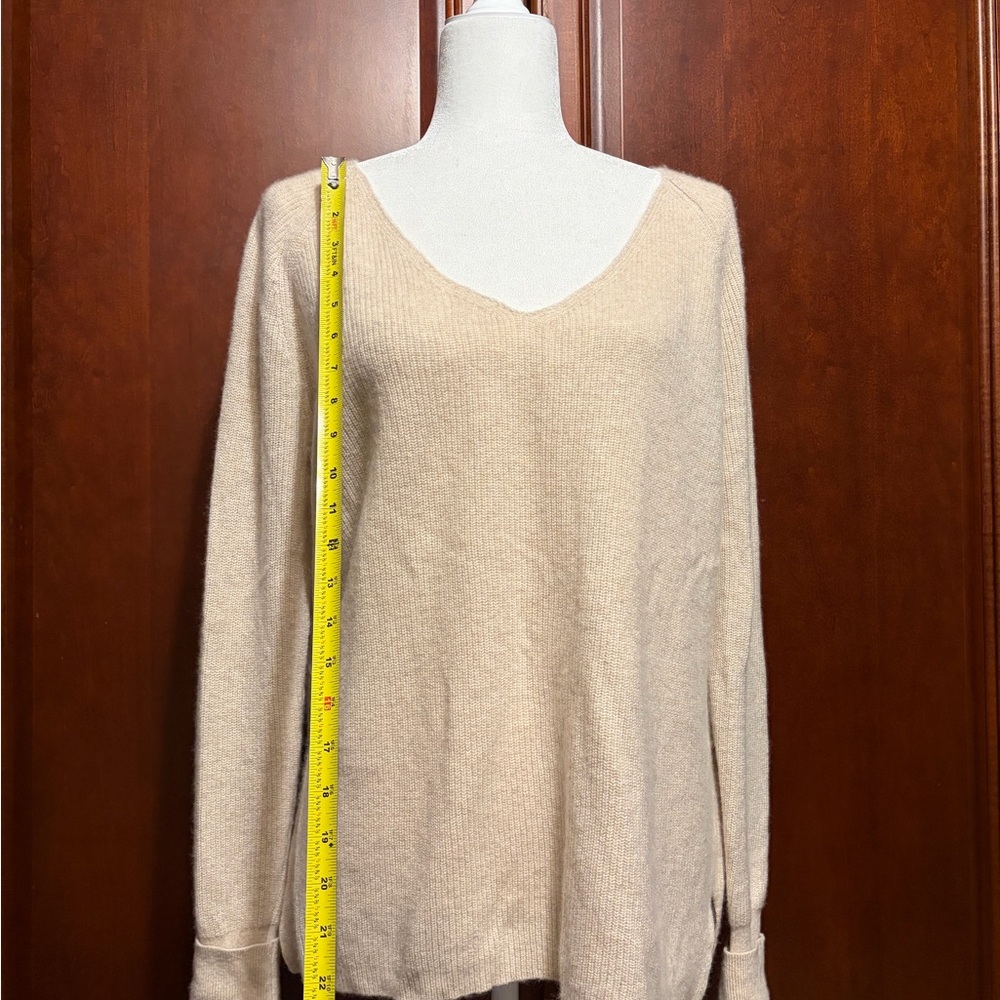 Sundance Rowan Cashmere Women's Cream Oatmeal V-Neck Long Sleeve Sweater - Picture 7 of 8